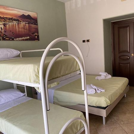 Falu Napoli Centro Camera Con Cucina E Bagno Privato Hotel Exterior foto