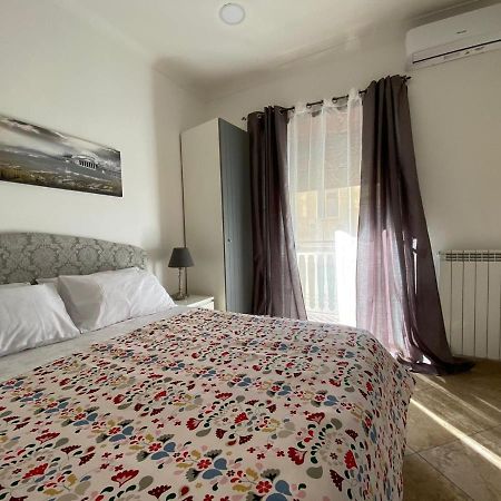 Falu Napoli Centro Camera Con Cucina E Bagno Privato Hotel Exterior foto