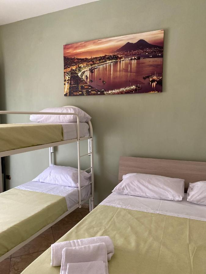 Falu Napoli Centro Camera Con Cucina E Bagno Privato Hotel Exterior foto