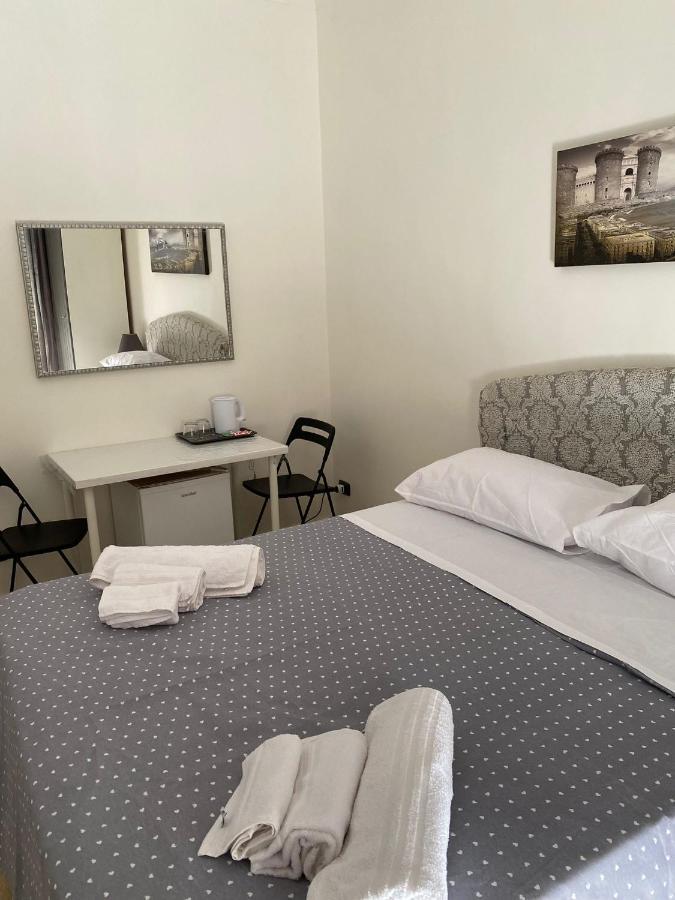 Falu Napoli Centro Camera Con Cucina E Bagno Privato Hotel Exterior foto